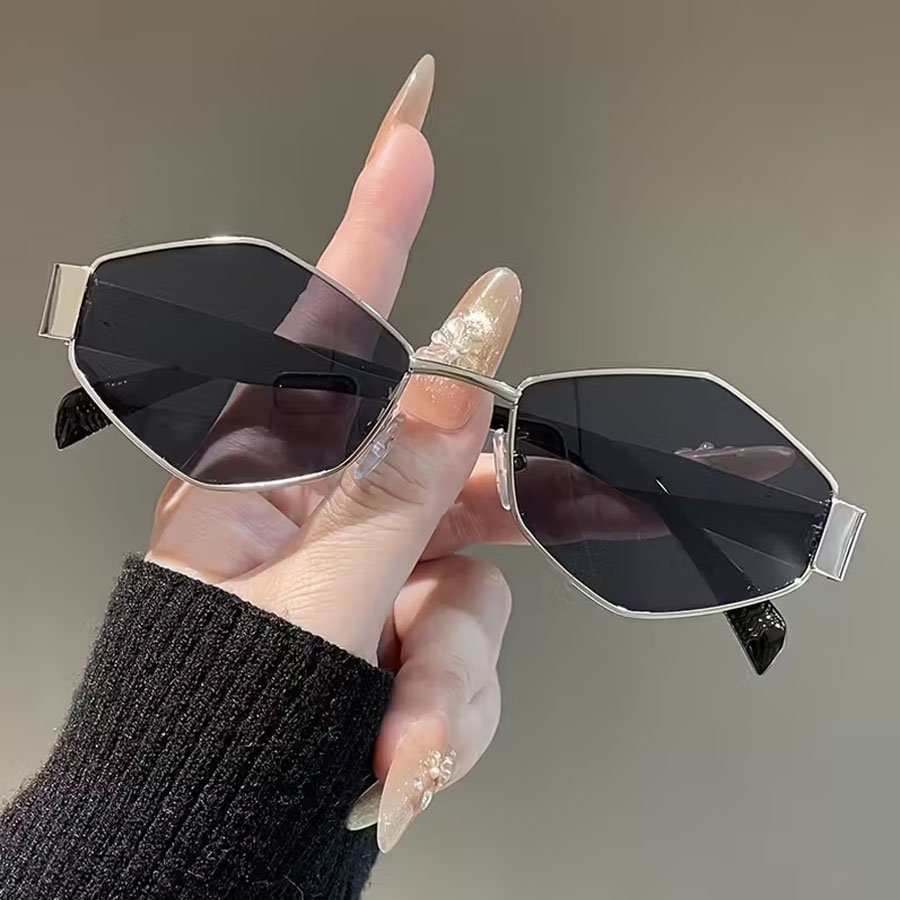 1 pair of irregular-frame tren - đánh giá và giá Street Fashion Pose