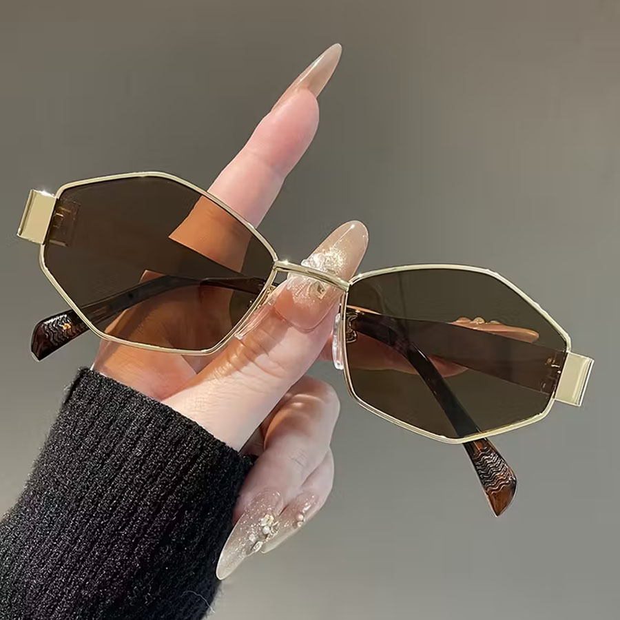 1 pair of irregular-frame tren - đánh giá và giá Street Fashion Pose